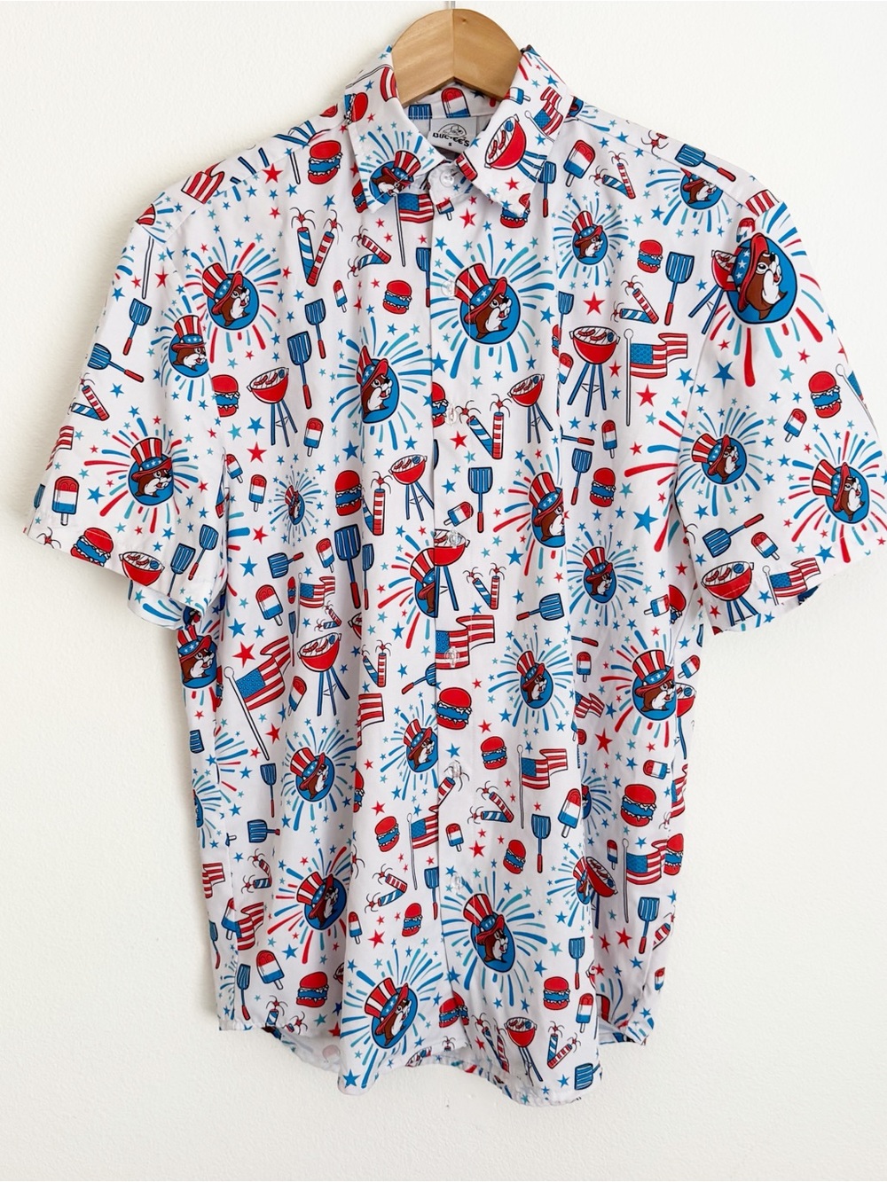 Buc ees Button Top Shirt Red White Blue USA Flag Fireworks 4th of July BBQ Men S